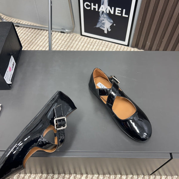 Alaila Criss Cross Ballet Flats In Black Glossy Calfskin 996027