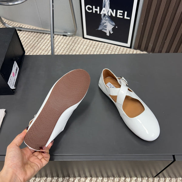 Alaila Criss Cross Ballet Flats In White Glossy Calfskin 996029