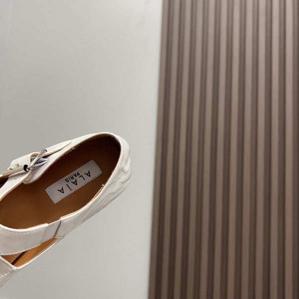 Alaila Criss Cross Ballet Flats In White Glossy Calfskin 996029