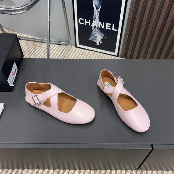 Alaila Criss Cross Ballet Flats In Light Pink Lambskin 996035