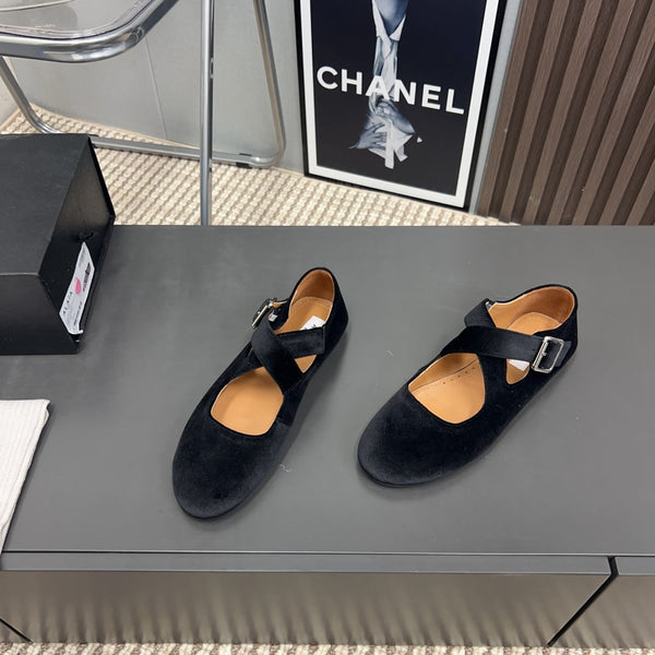Alaila Criss Cross Ballet Flats In Black Velvet 996039