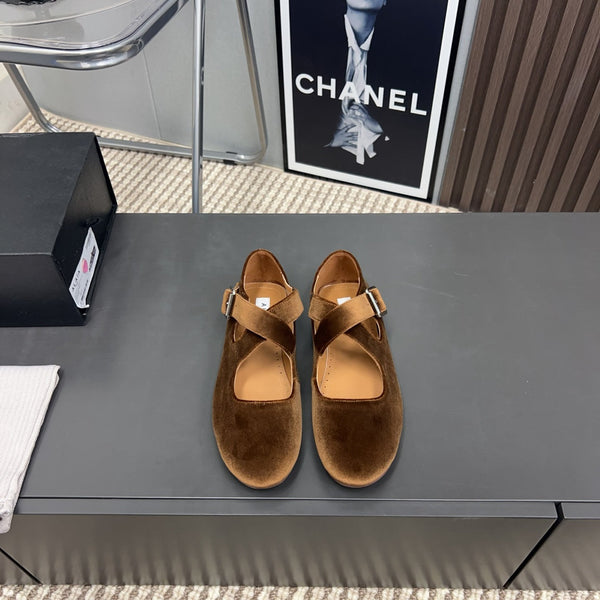 Alaila Criss Cross Ballet Flats In Brown Velvet 996041