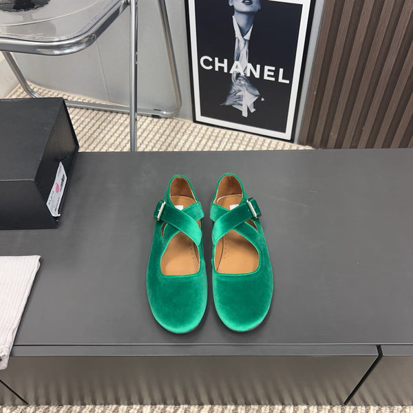 Alaila Criss Cross Ballet Flats In Green Velvet 996047