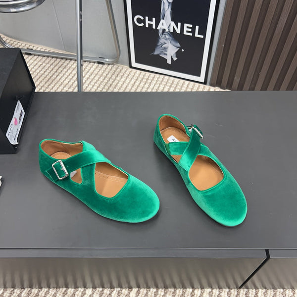 Alaila Criss Cross Ballet Flats In Green Velvet 996047