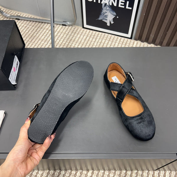 Alaila Criss Cross Ballet Flats In Black Lambskin 996055