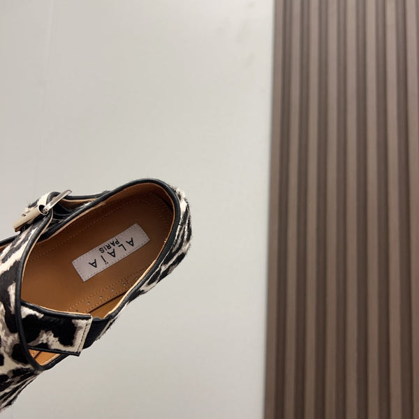 Alaila Criss Cross Ballet Flats In White Lambskin 996057