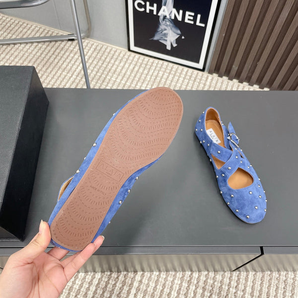 Alaia 2025 Criss Cross con borchie Ballerine in pelle scamosciata blu reale 293211