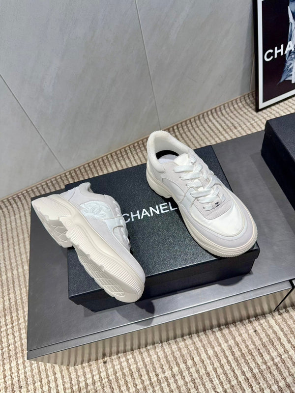 Chanel 25 Sneaker Ivory Suede Cowhide 540328