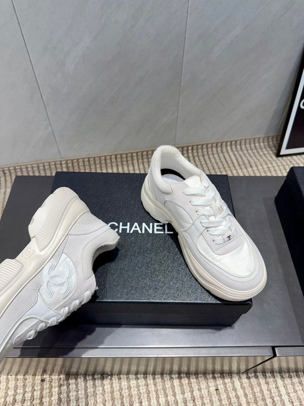 Chanel 25 Sneaker Ivory Suede Cowhide 540328