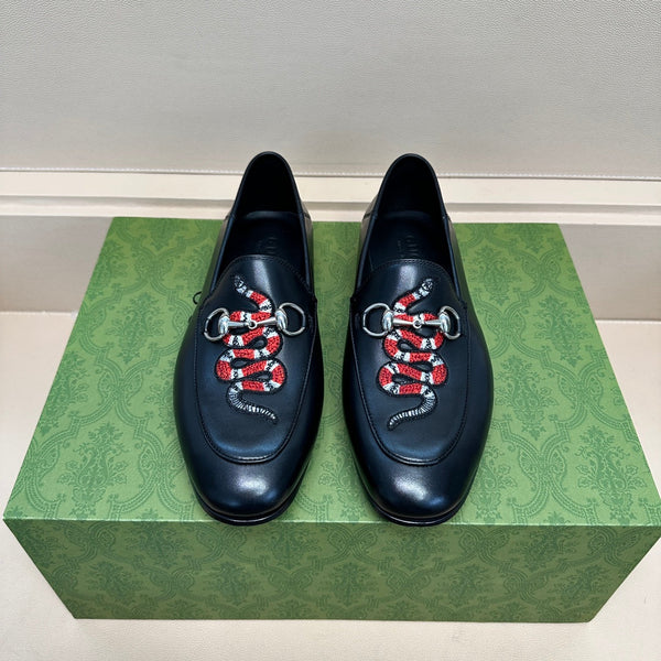 GG Men's 25 Snake Loafer Black Calfskin 575850