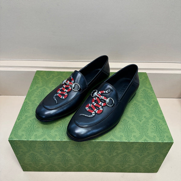 GG Men's 25 Snake Loafer Black Calfskin 575850