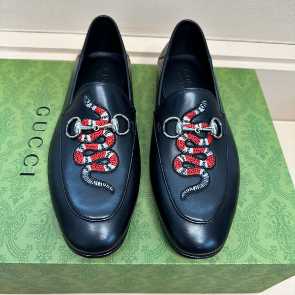 GG Men's 25 Snake Loafer Black Calfskin 575850