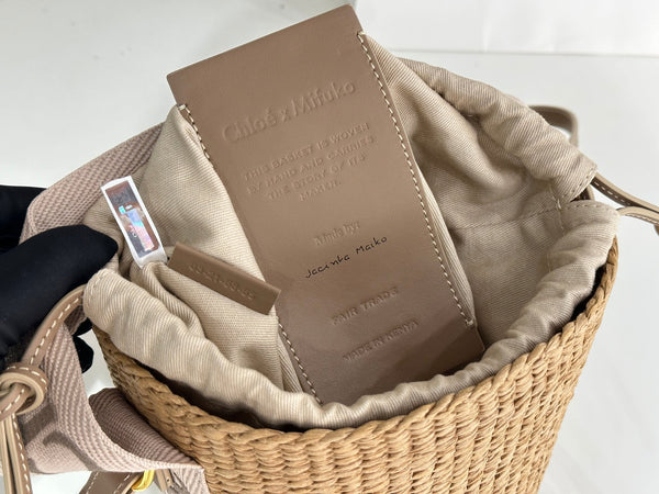 Chloe Woody straw bucket bag 16cm beige raffia