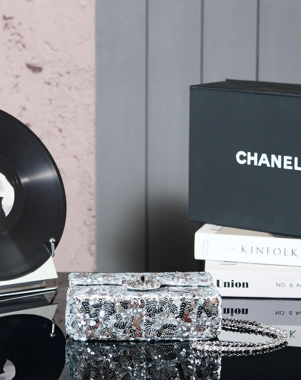 25C Flap Bag 21cm Dense Silver Sequin White Calfskin