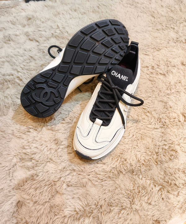 CC Métiers d’art 2026 Sneakers White Lambskin 941008
