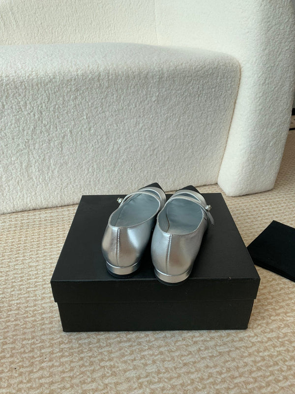 Scarpe Mary Jane a punta in pelle di agnello nera mista argento