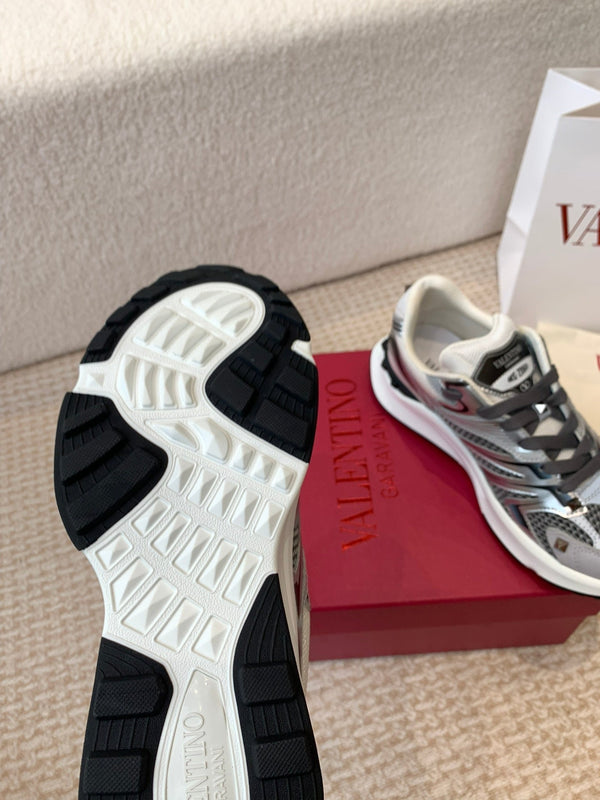 Valentino Sneaker 50mm in tessuto a rete blu e nero misto grigio e pelle bovina 814272