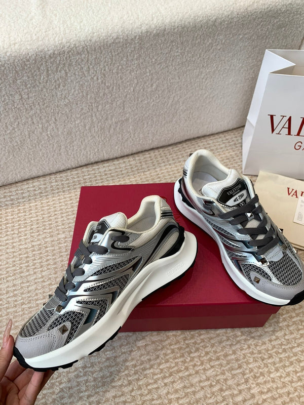 Valentino Sneaker 50mm in tessuto a rete blu e nero misto grigio e pelle bovina 814272