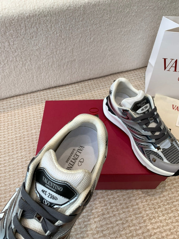 Valentino Sneaker 50mm in tessuto a rete blu e nero misto grigio e pelle bovina 814272