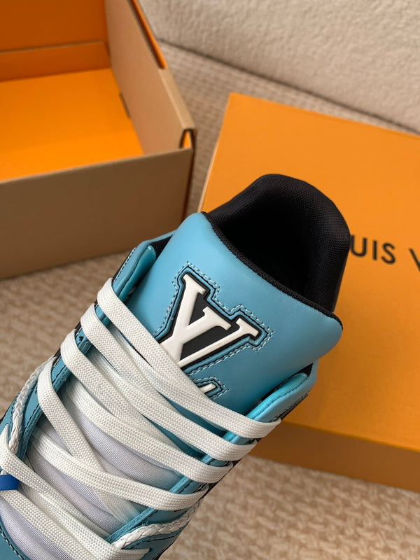 Sneaker LV Trainer in pelle di vacchetta blu