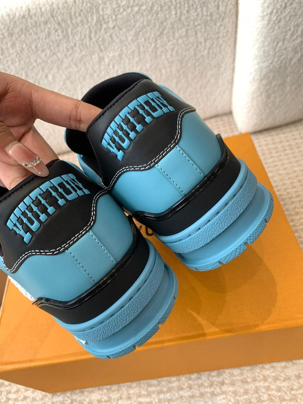 Sneaker LV Trainer in pelle di vacchetta blu