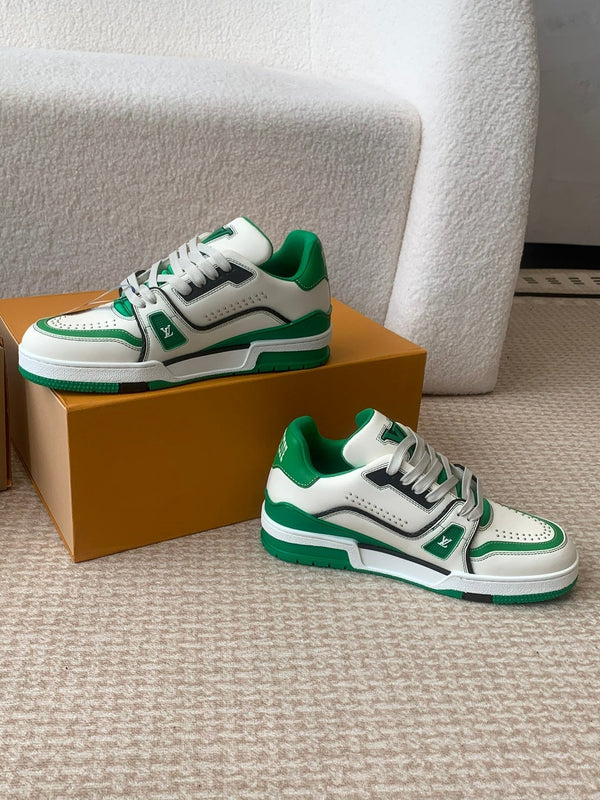 Sneaker LV Trainer in pelle di vacchetta bianca e verde