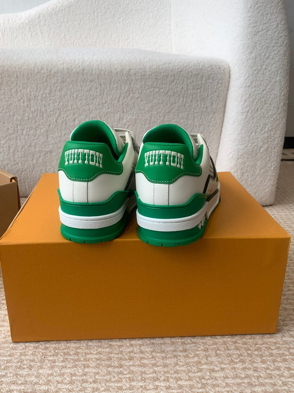 Sneaker LV Trainer in pelle di vacchetta bianca e verde