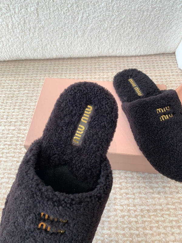 Miu Slippers Black Wool