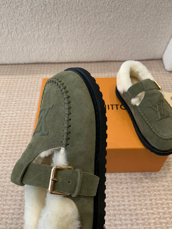 COLORADO COMFORT MARY JANE IN ARMY GREEN SUEDE AND SHEARLING LINING
