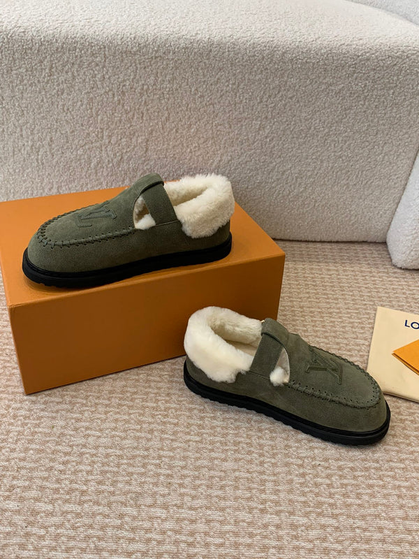 COLORADO COMFORT MARY JANE IN ARMY GREEN SUEDE AND SHEARLING LINING