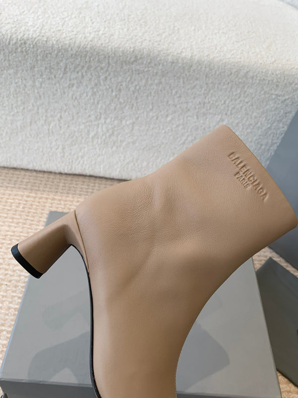 ANKLE BOOTS IN LIGHT BROWN LOGO EMBOSSED SOFT SHEEPSKIN