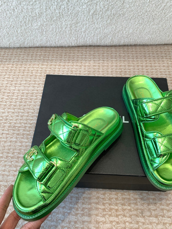 SANDALO DAD IN PELLE DI MONTONE VERDE SMERALDO