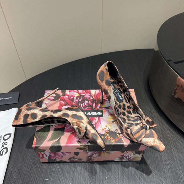 Chaussures à talons hauts DC 25 Toe Bow 35 mm en soie imprimé léopard et peau de mouton 381611