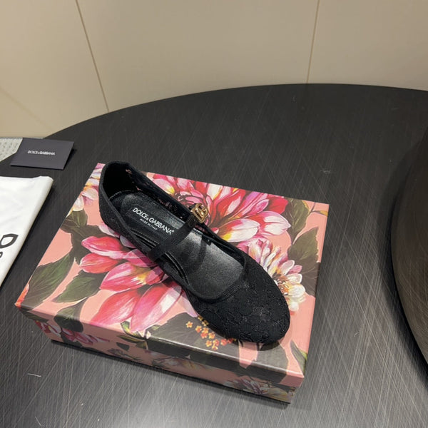 DC 25 Mary Jane Black Lace And Sheepskin 381622