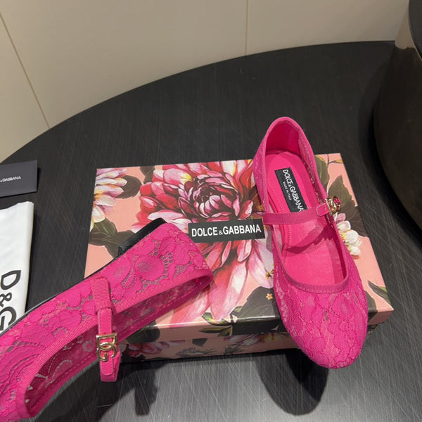 DC 25 Mary Jane Pink Lace And Sheepskin 381625