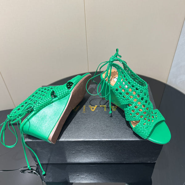 Sandali con zeppa intrecciata a punta tonda Alaia 25 da 75 mm in pelle intrecciata verde 433567