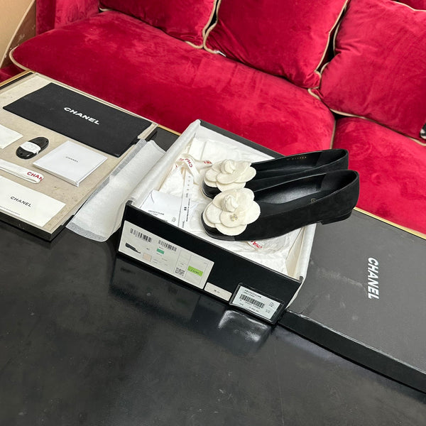 ballerina bianca fiore pelle scamosciata nera pelle di vitello verniciata nera