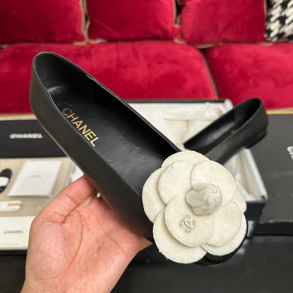 ballet flat white flower black calfskin
