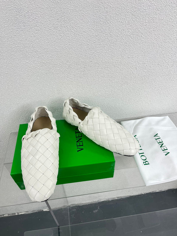 Bottega Veneta Intrecciato Ivory Lambskin 972907