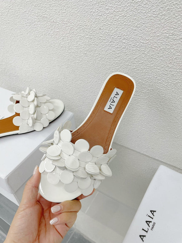 alaia sandal mule flower white pantent lambskin
