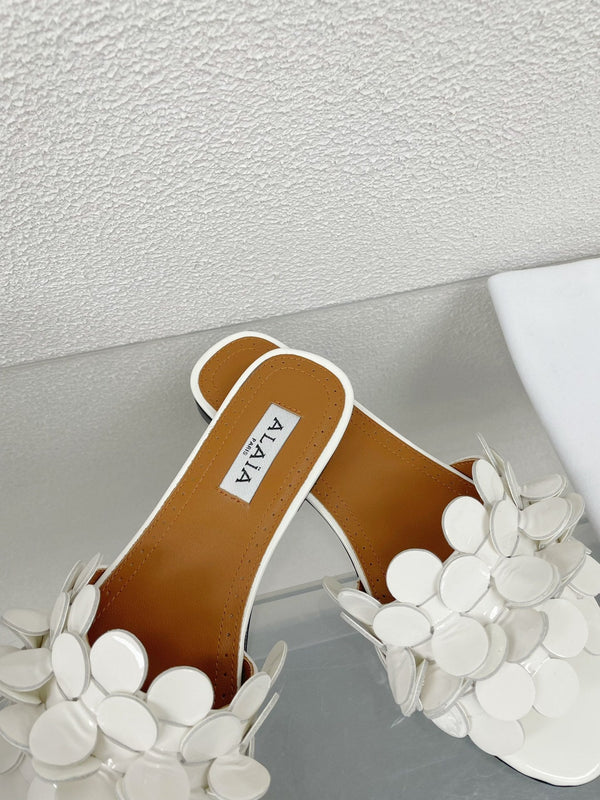 alaia sandal mule flower white pantent lambskin