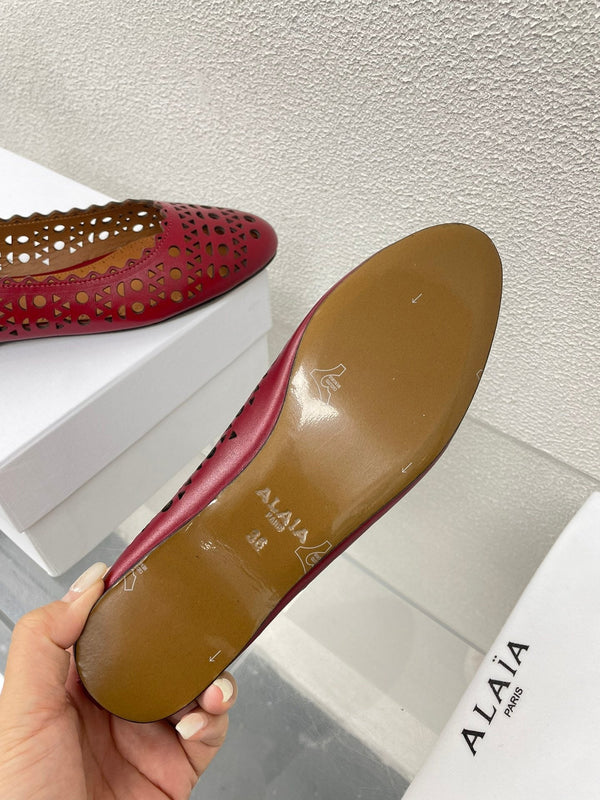 ALAIA BALLET FLAT IN BURGUNDY RED MESH LAMBSKIN