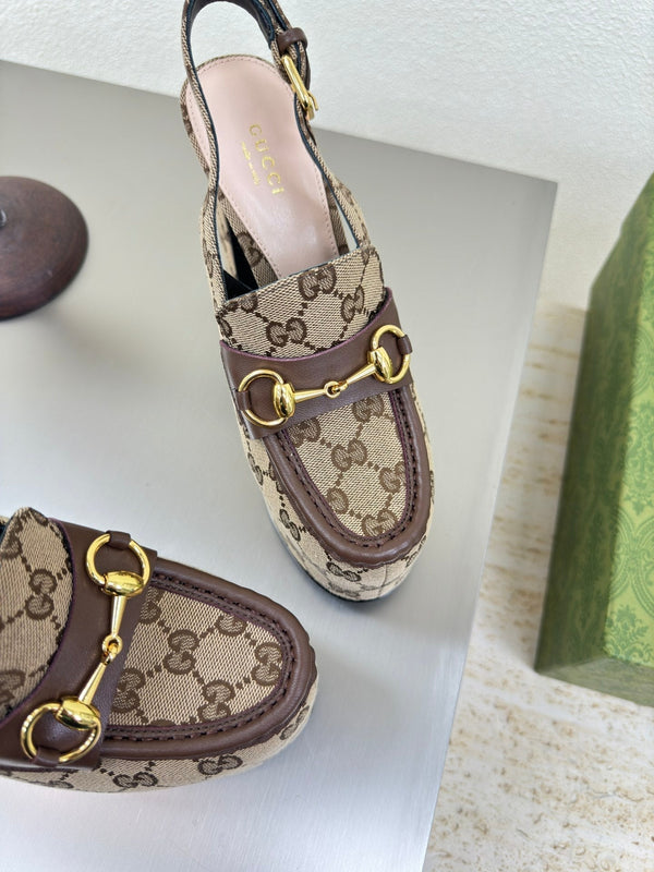 MOCASSINI CON PLATEAU E MORSETTO GG DA DONNA IN TELA BEIGE TAN