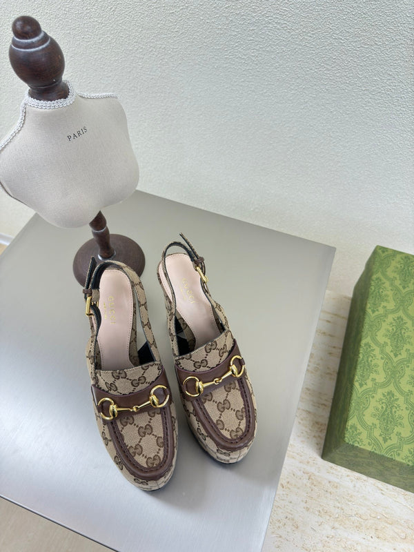 MOCASSINI CON PLATEAU E MORSETTO GG DA DONNA IN TELA BEIGE TAN