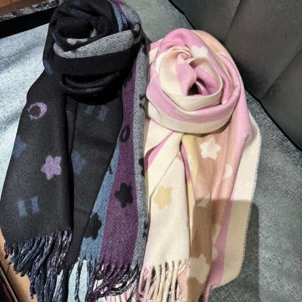 STARS AND STRIPES PRINT SCARF 183 CM IN WHITE AND COLORFUL COTTON WOOL 410185