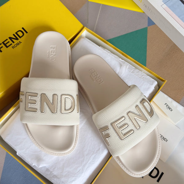 FENDI ROMA SLIDE IN WHITE GRAINED CALFSKIN WITH LOGO