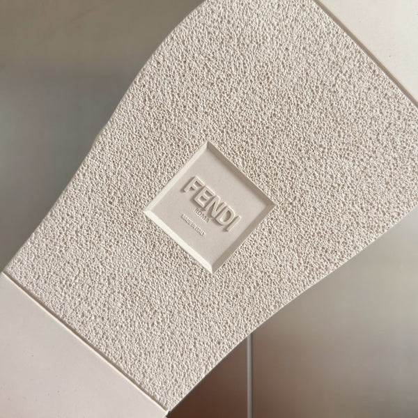 FENDI ROMA SLIDE IN WHITE GRAINED CALFSKIN WITH LOGO