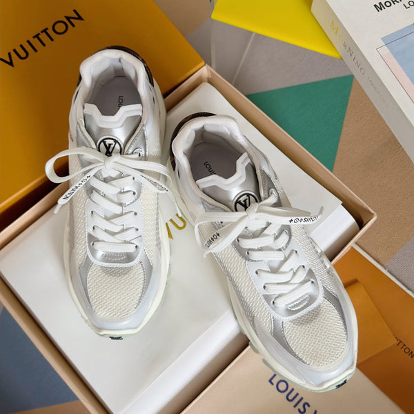 Sneaker LV Run 55 da 55 mm in tessuto jacquard grigio misto bianco