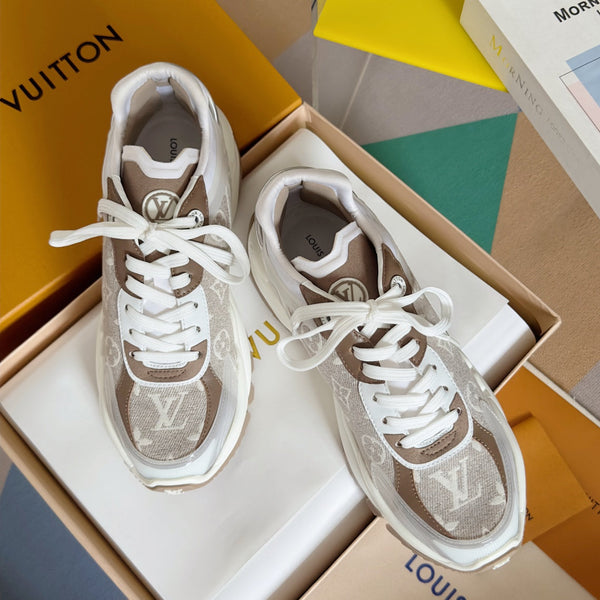 Sneaker LV Run 55 da 55 mm in tessuto jacquard monogrammato bianco misto marrone