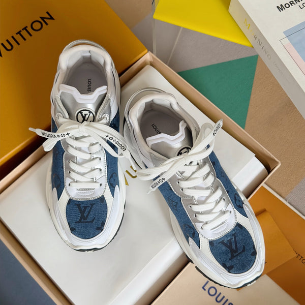 Sneaker LV Run 55 da 55 mm in tessuto jacquard monogrammato blu scuro misto bianco